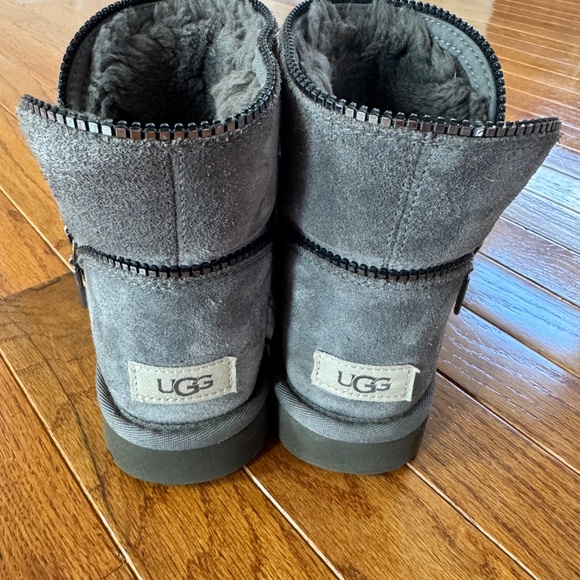 UGG Women's Mini Florence Boot, Charcoal Gray, Size 7 - Picture 7 of 13